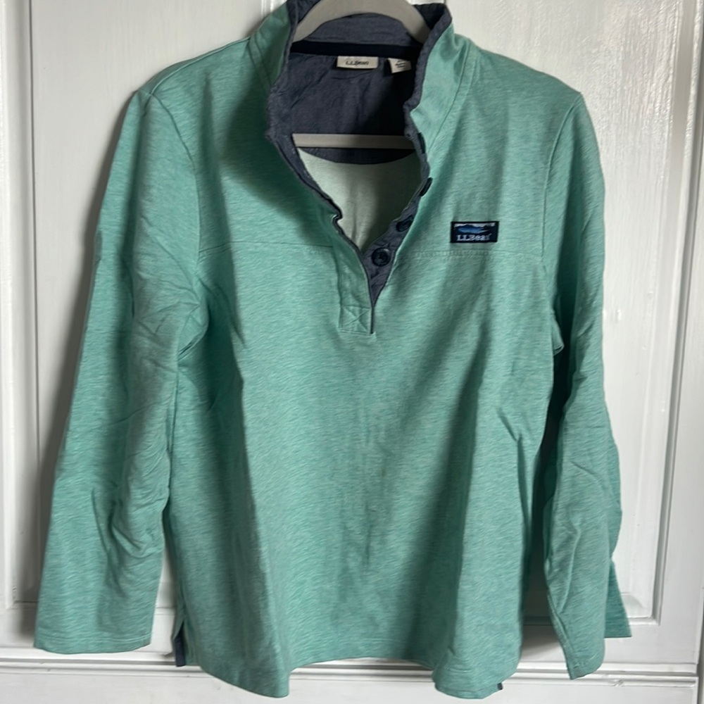Large LL Bean 1/4 button top in a mint green